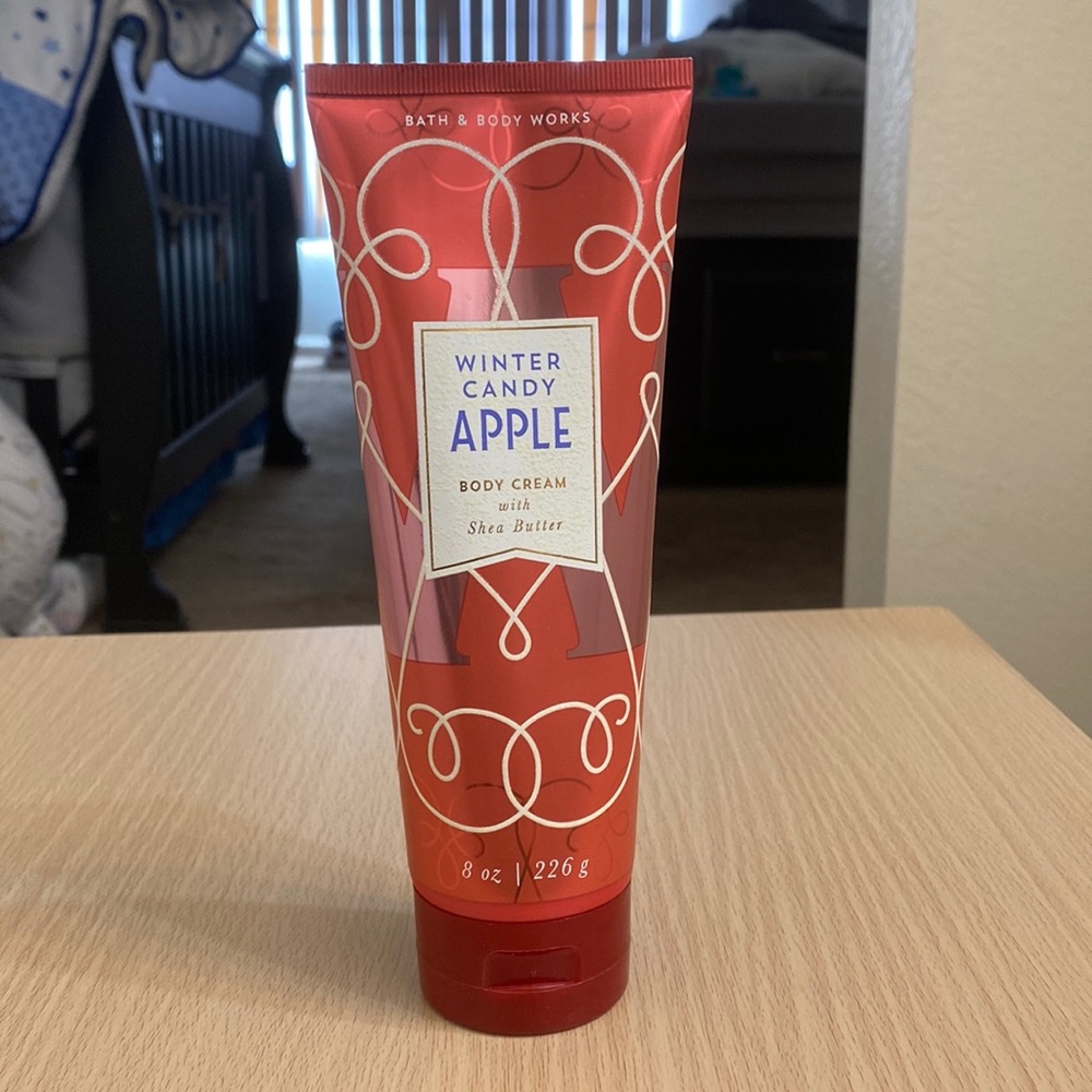 Winter candy apple body cream